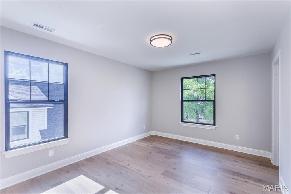 582 Drury Lane. Kirkwood, MO 63122