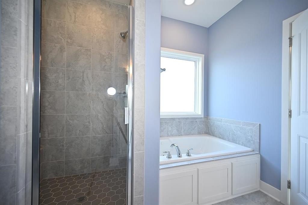 107 Johnson Circle. Dearborn, MO 64439