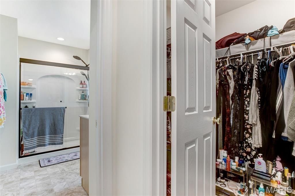 1560 Winding Meadows Drive. Fenton, MO 63026