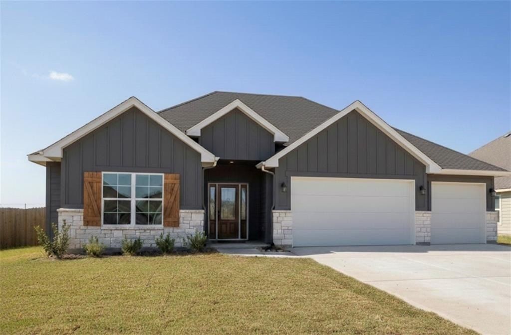 11109 E 209Th Street. Peculiar, MO 64078