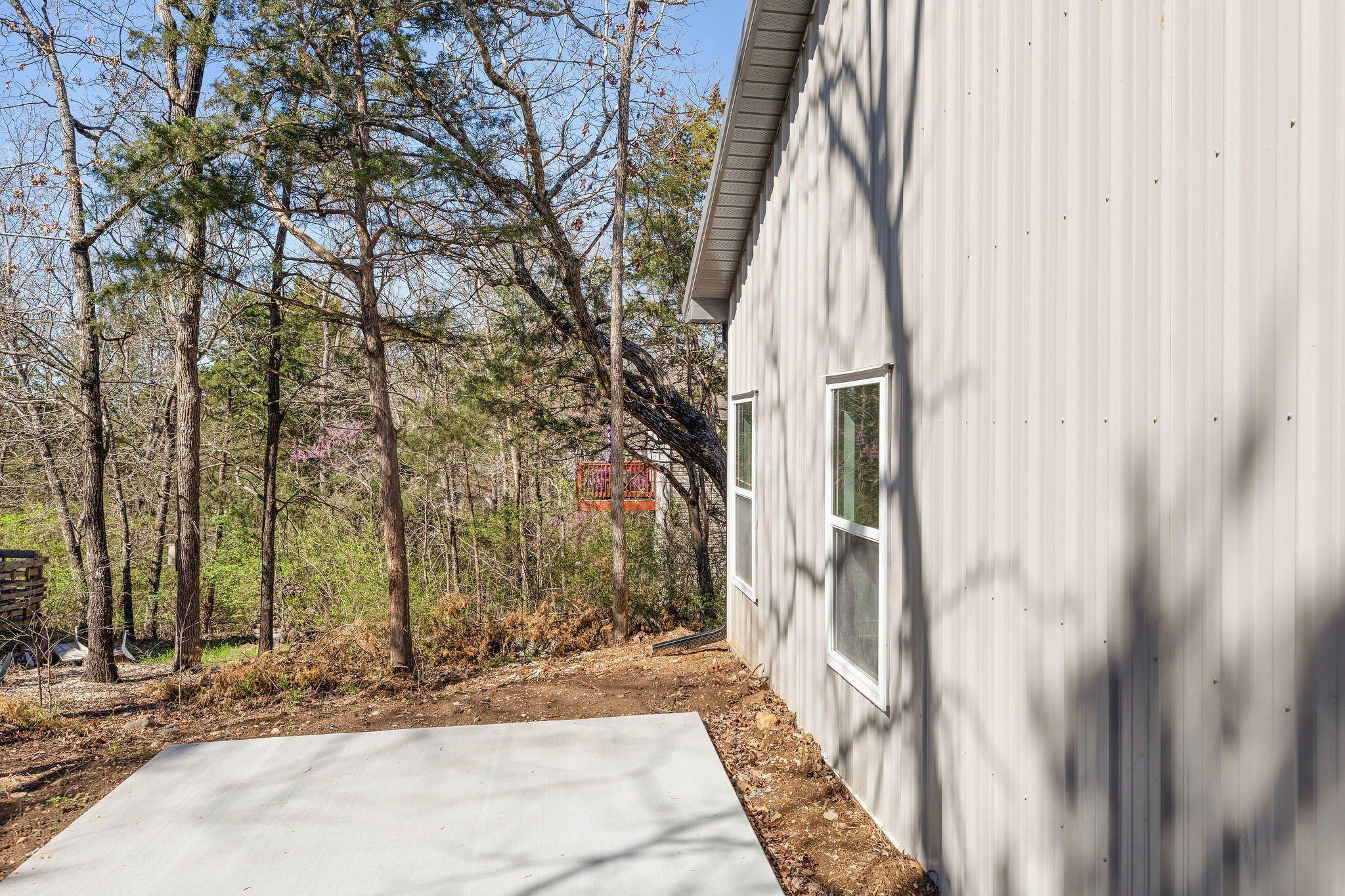 4058 Red Oak. Rockaway Beach, MO 65740