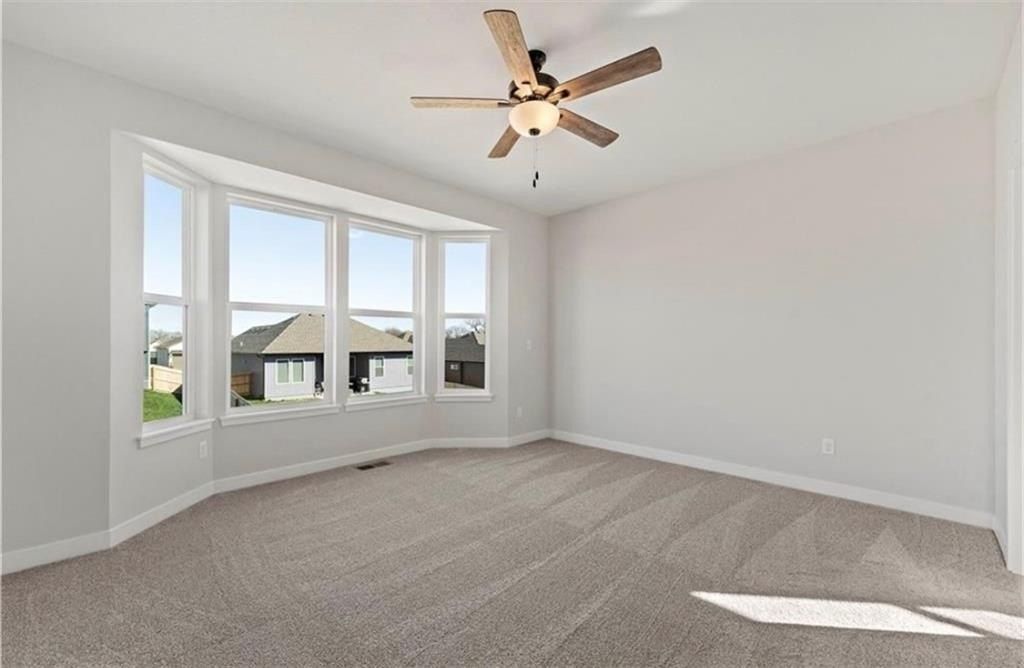 9604 Nw 95Th Terrace. Kansas City, MO 64154