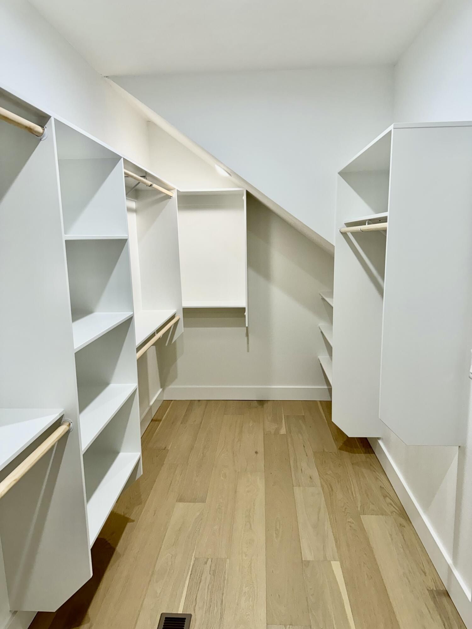 3919 E Woodhue Street. Springfield, MO 65802