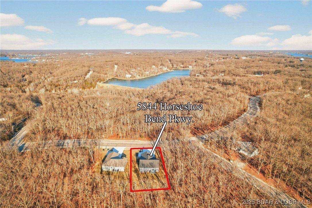 5844 Horseshoe Bend Parkway. Four Seasons, MO 65049