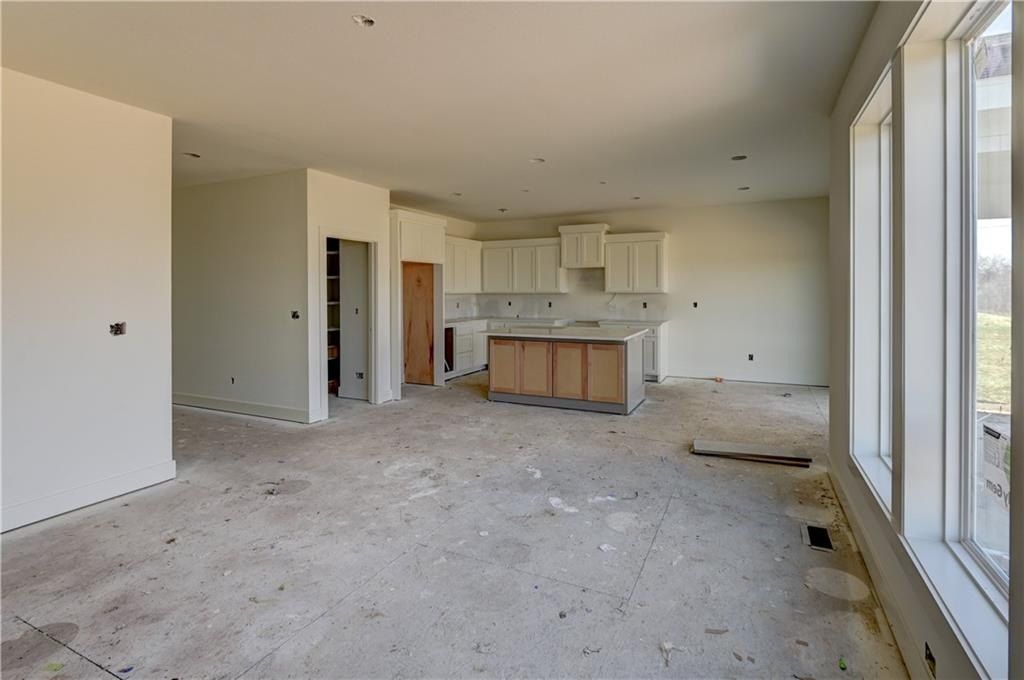 6410 Nw 98Th Street. Kansas City, MO 64153