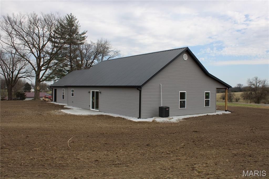 53414 Highway Hh. Hannibal, MO 63401