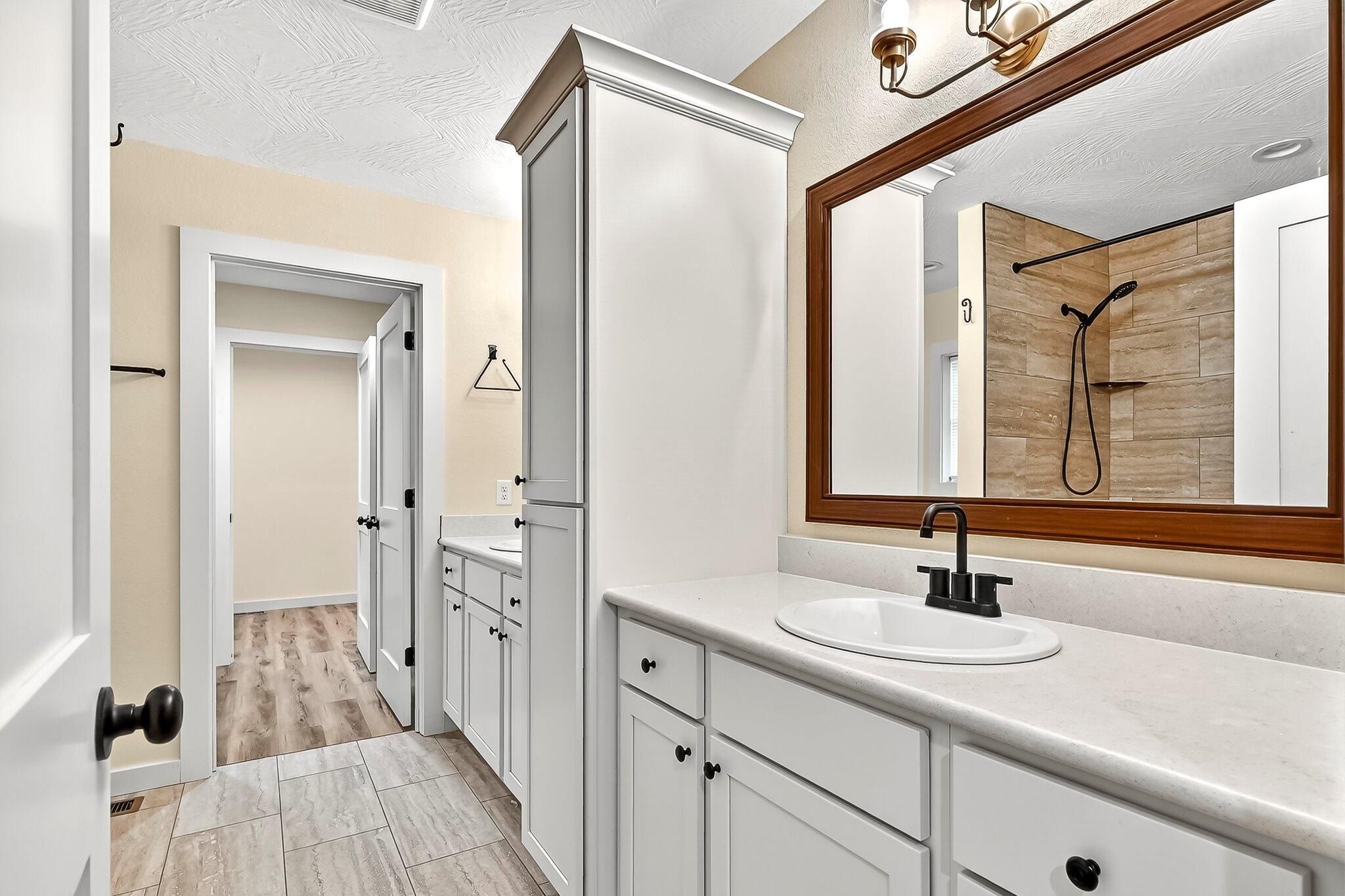 150 Hideaway Circle. Spokane, MO 65754