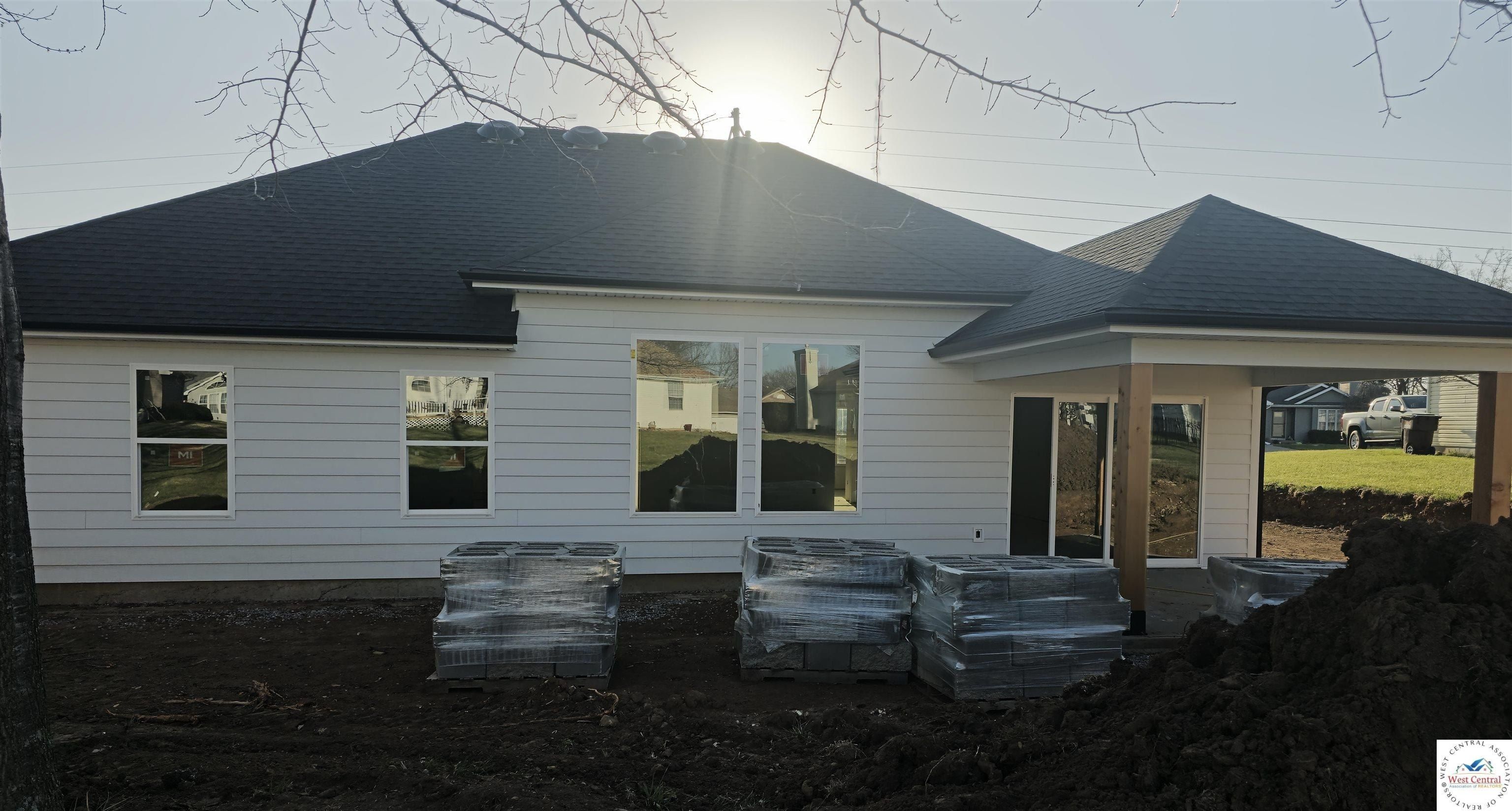 2035 Ridgeview. Sedalia, MO 65301