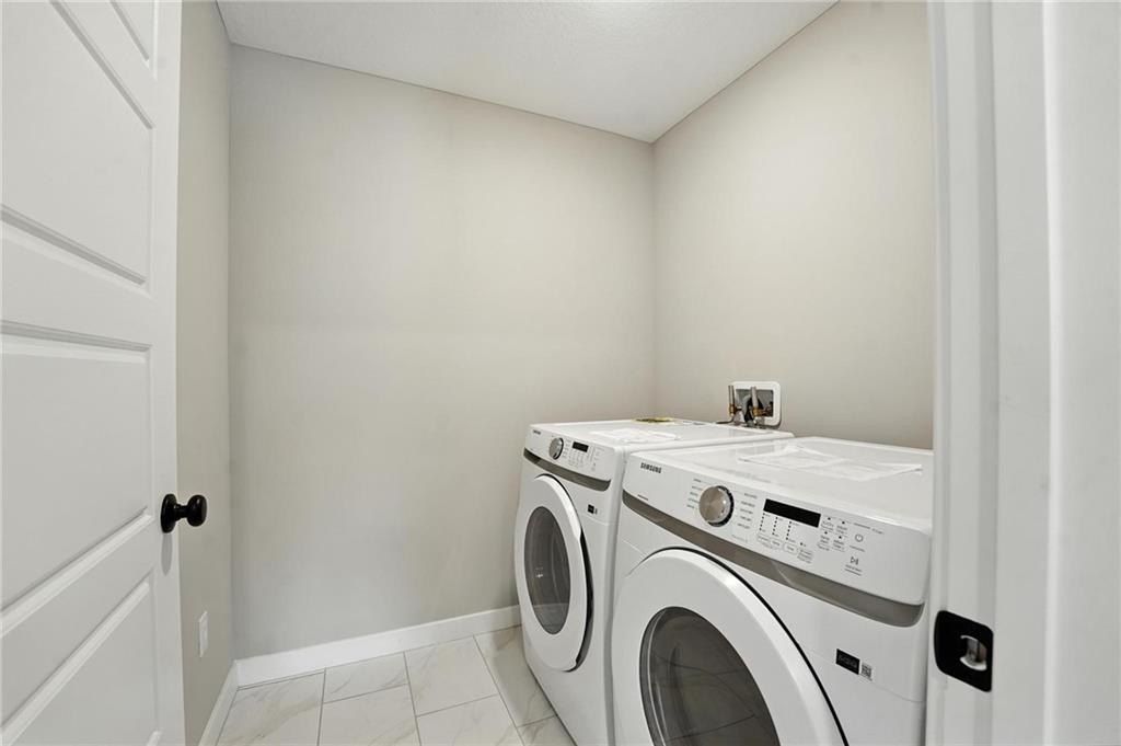 902 Sw Bluebird Lane. Oak Grove, MO 64075