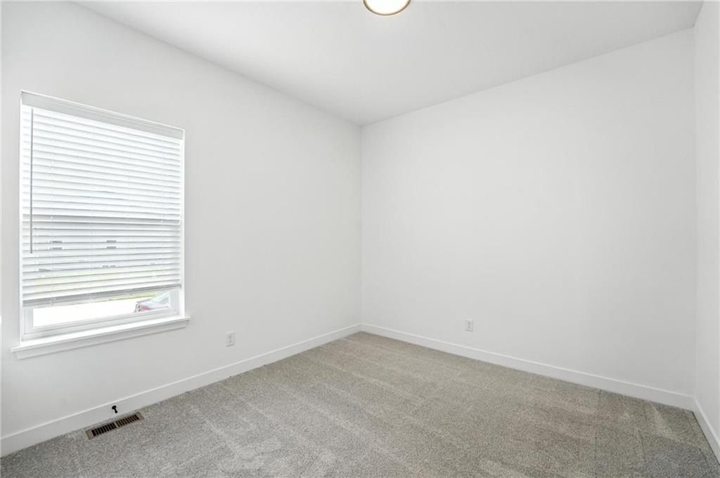 1384 Se Silo Street. Lees Summit, MO 64081