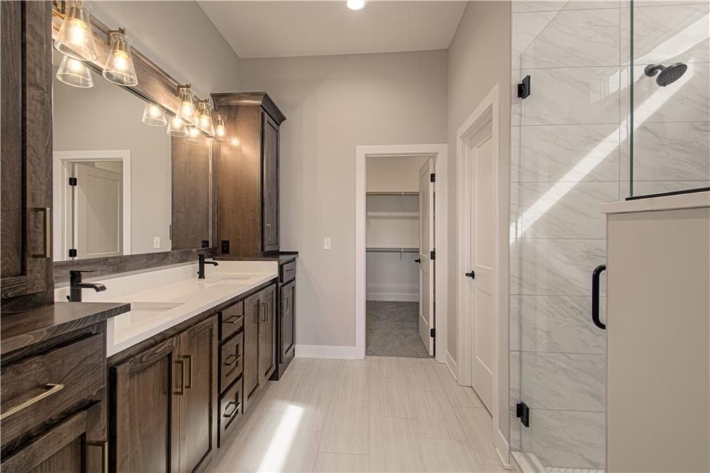 4855 Nw Martin Street. Riverside, MO 64150