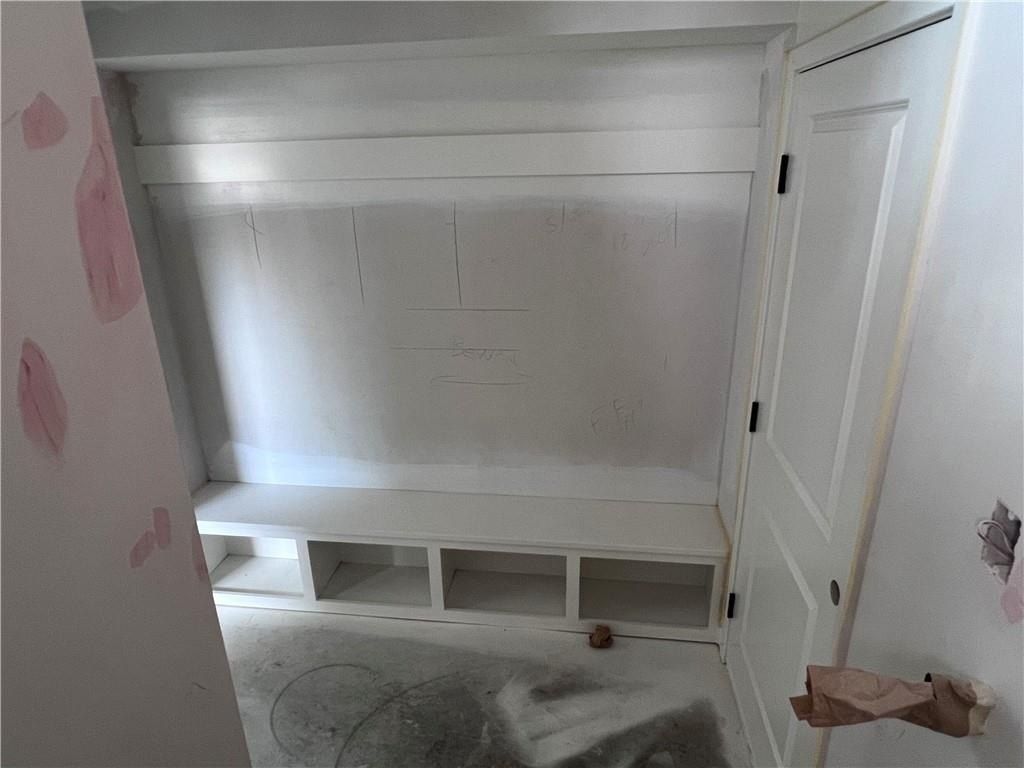 655 S Ranson Place. Independence, MO 64056