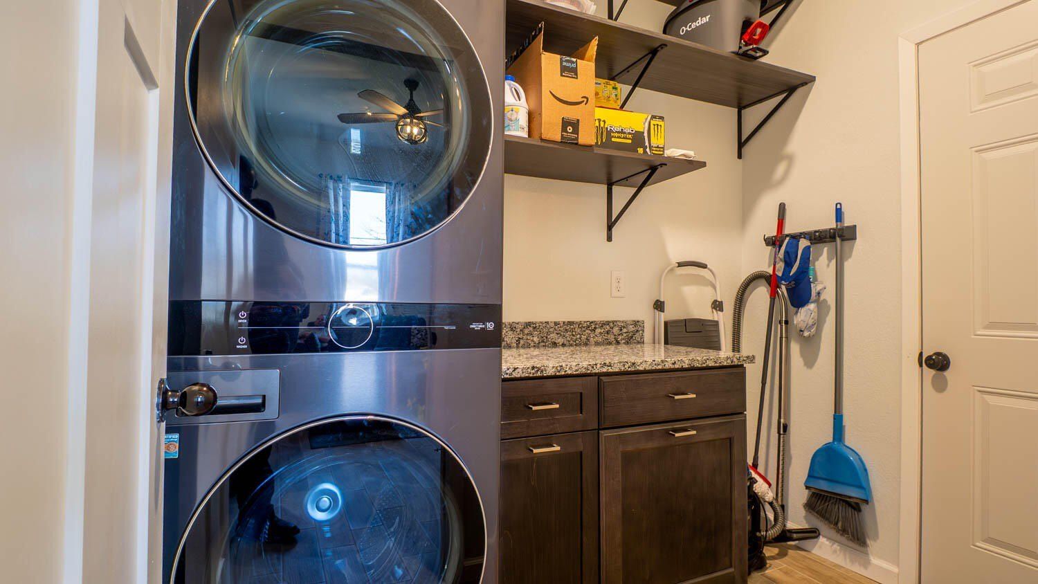 402 E 6Th Street. Willow Springs, MO 65793