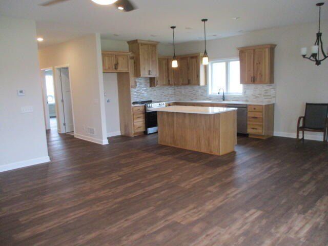 800 N Barela Circle. Centralia, MO 65240