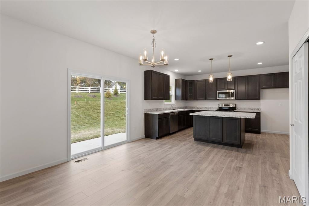 15 Bluestem Court. Lake St Louis, MO 63367