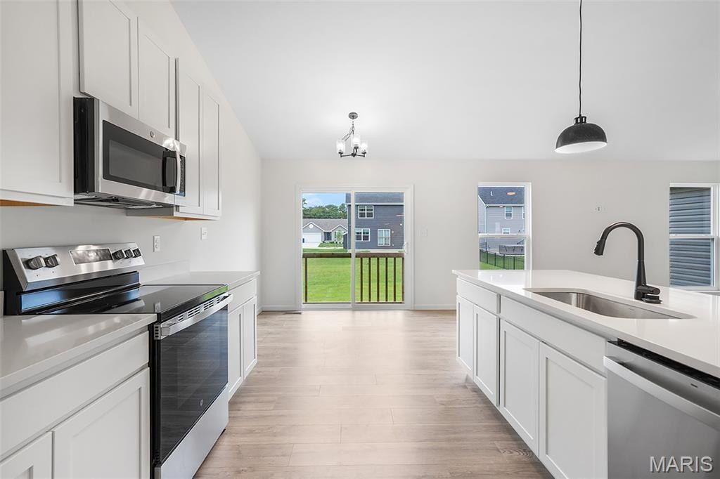 18432 Boone Ridge Manor Drive. Truesdale, MO 63380