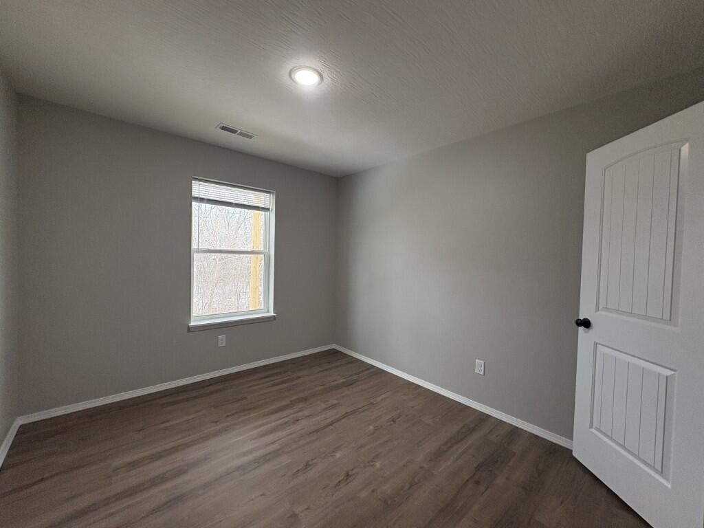 1343 N Maxine Avenue. Nixa, MO 65714