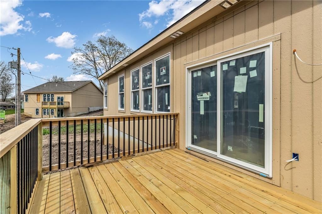 4 Highland Circle. Smithville, MO 64089