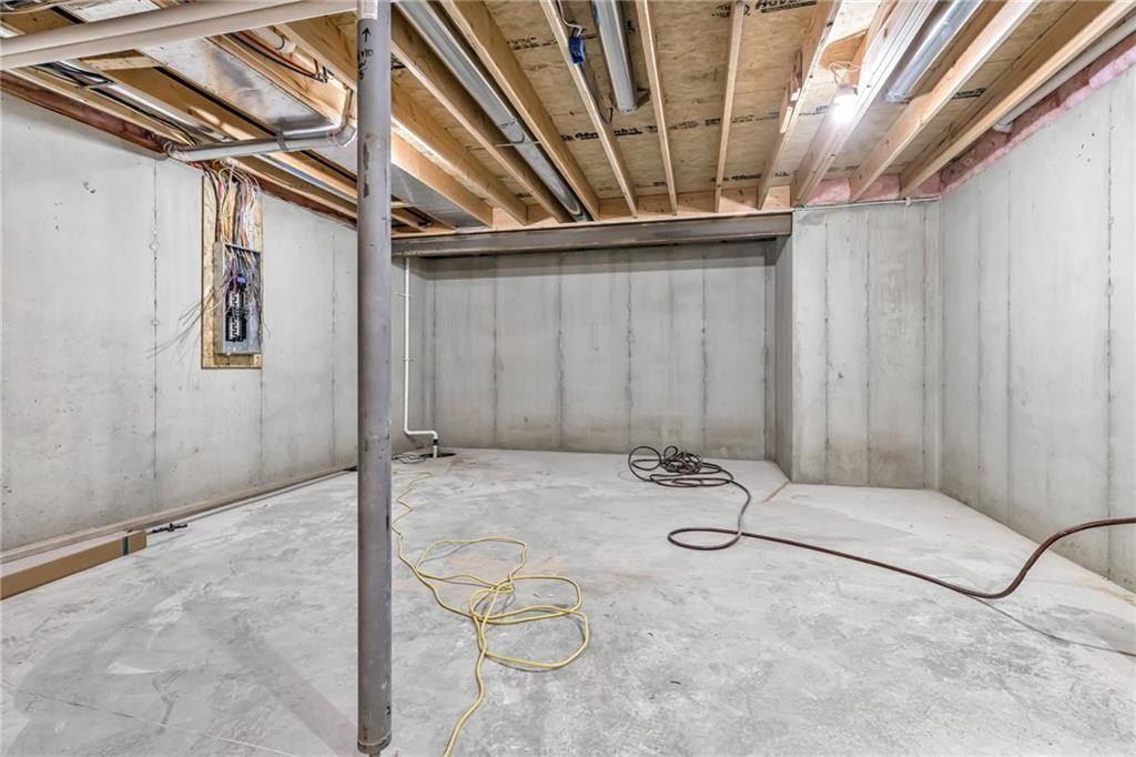 4 Highland Circle. Smithville, MO 64089