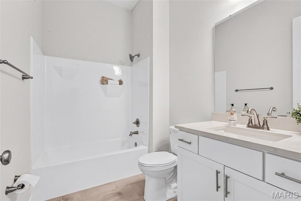 300 Schaper Estates Xing. Foristell, MO 63348