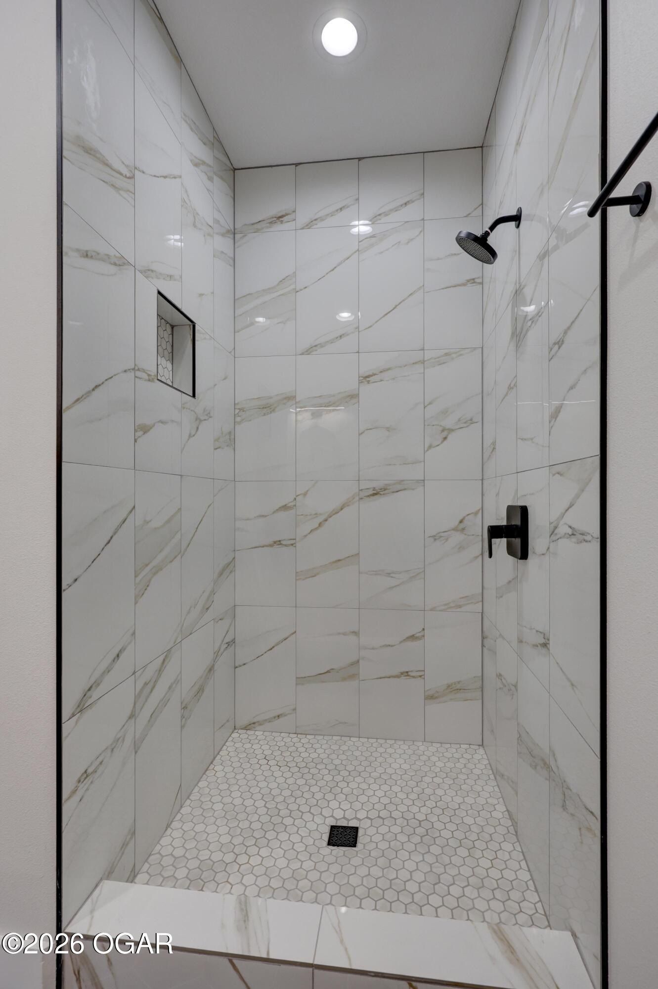 1642 Glenwood Place. Carthage, MO 64836