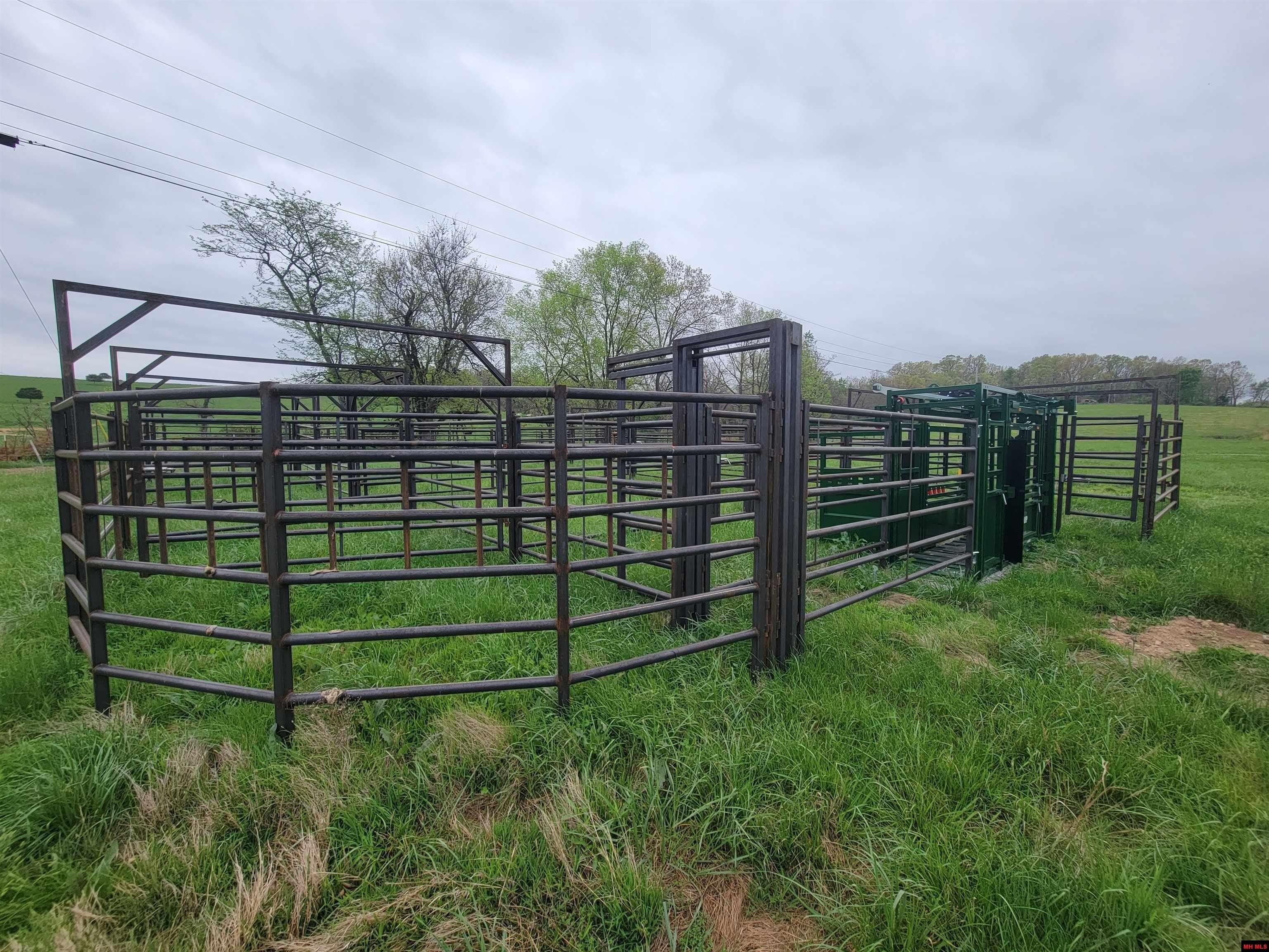 359 Cr 138. Wasola, MO 65773