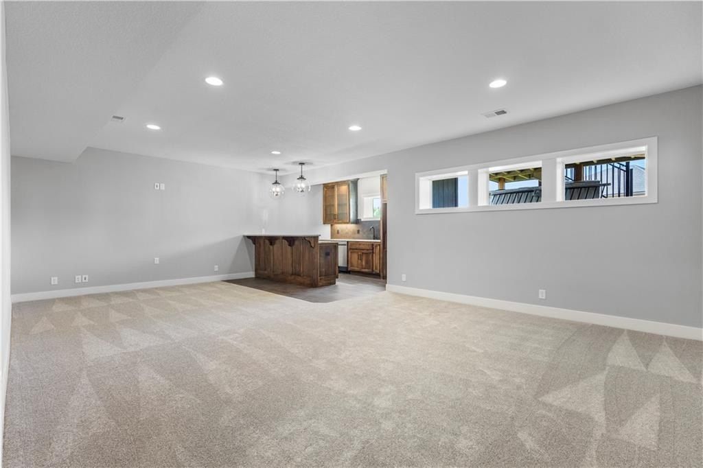 4830 Nw Huonker Court. Riverside, MO 64150