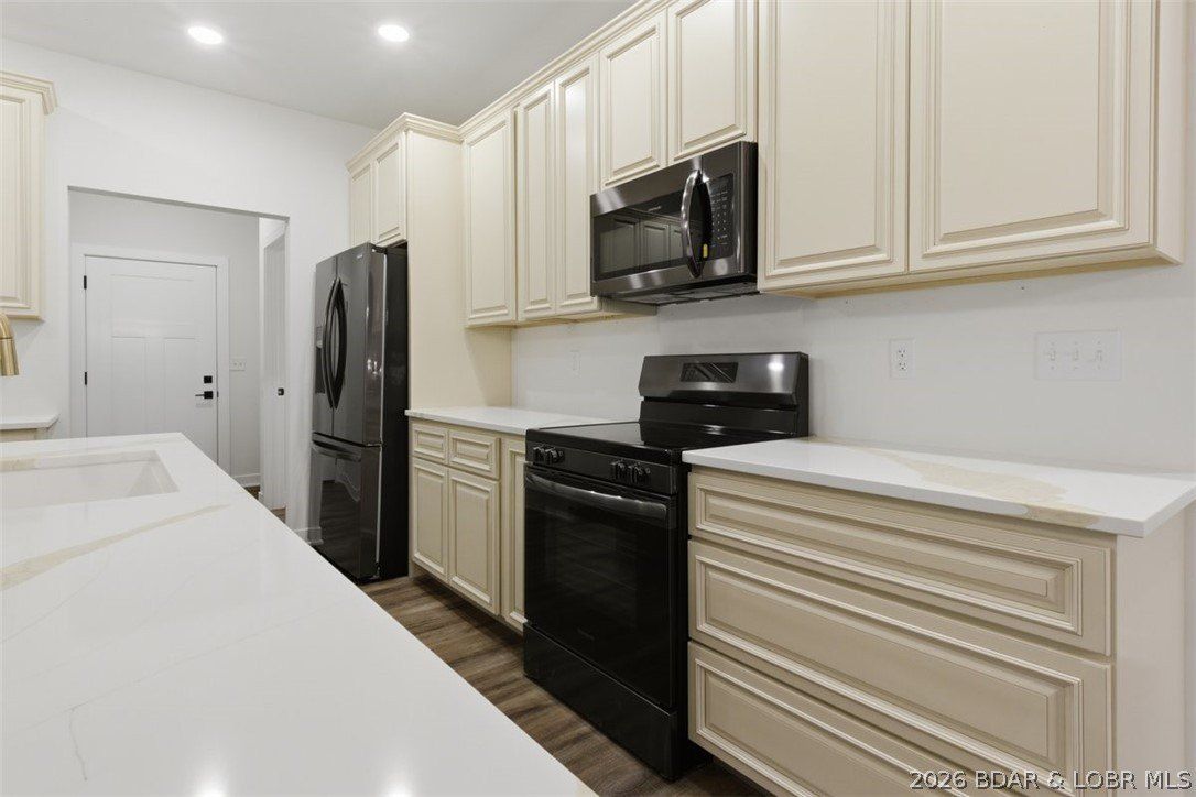 361 Spring Creek Drive. Sunrise Beach, MO 65079