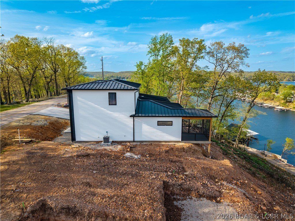 222 Redbud Road. Lake Ozark, MO 65049