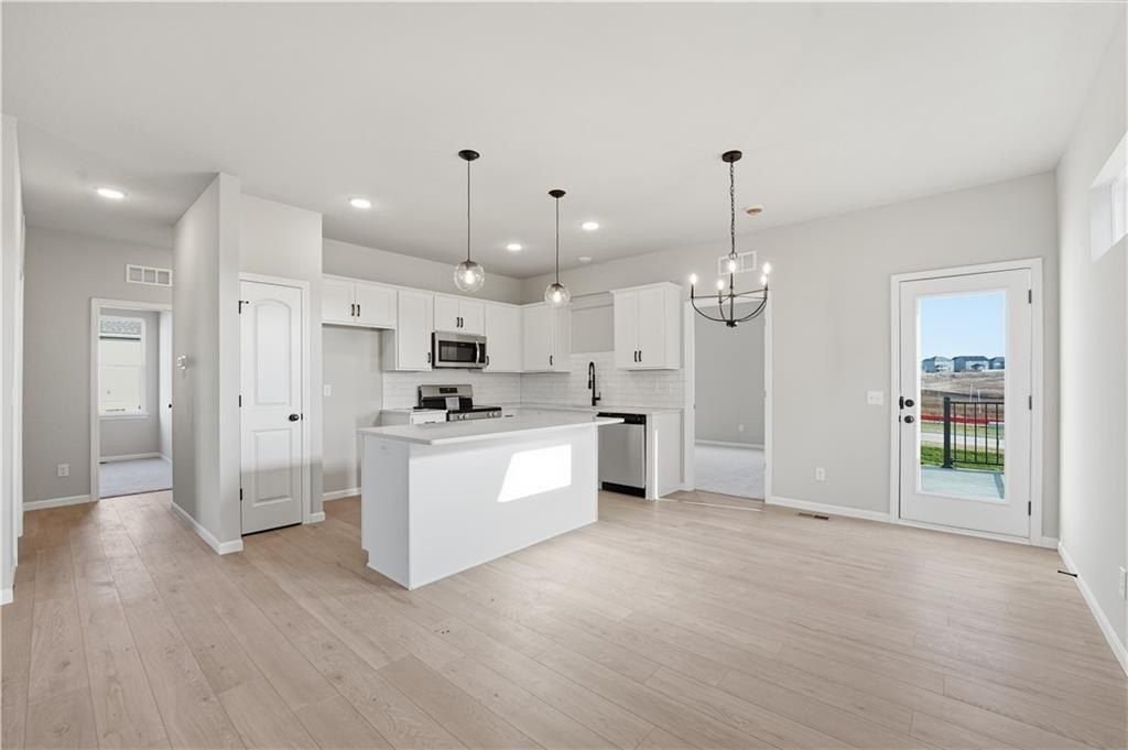 3001 Nw 96Th Terrace. Kansas City, MO 64154