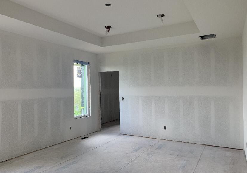 3256 W Bluffview Street. Springfield, MO 65810