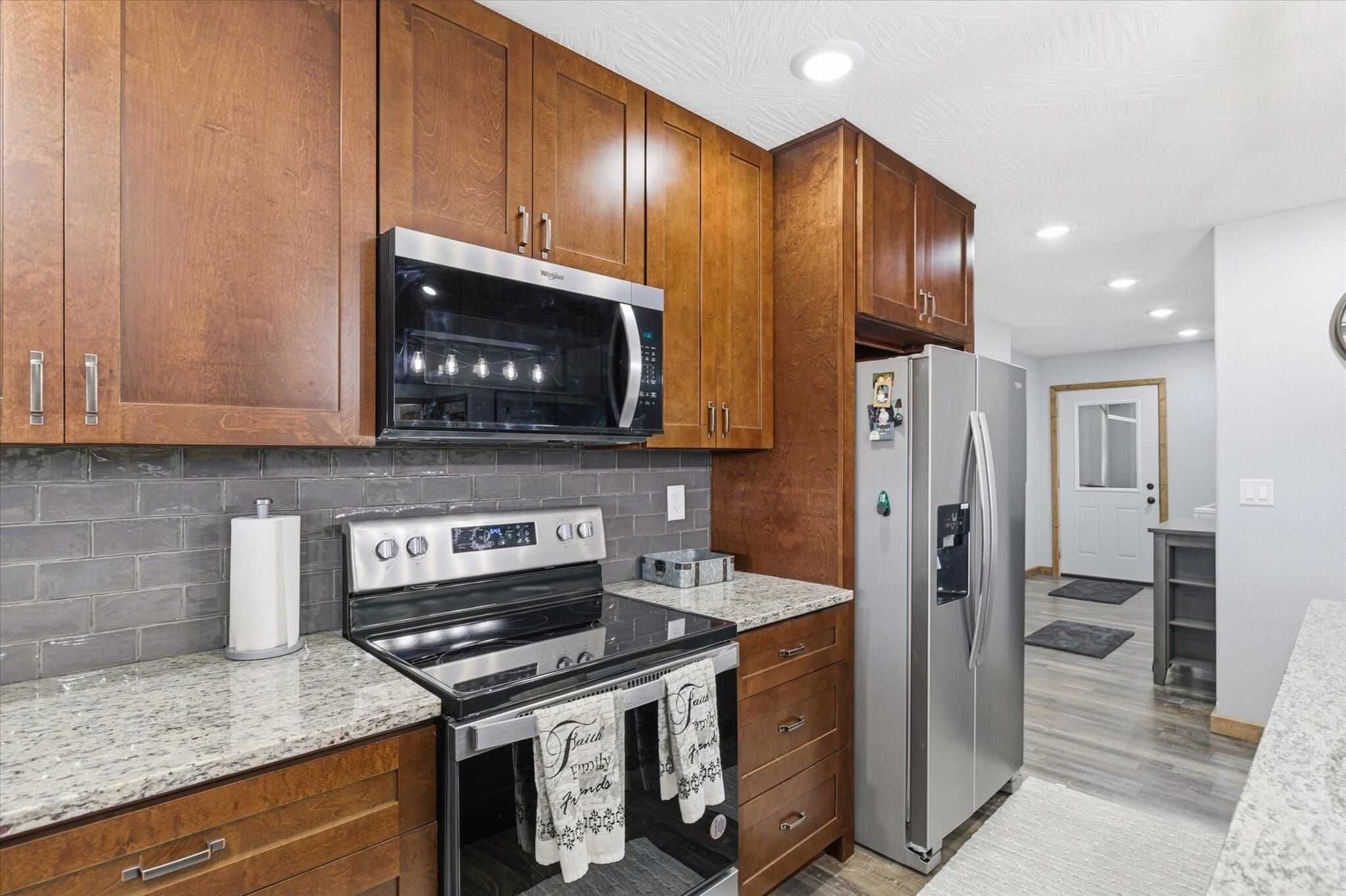 183 Sunshine Avenue. Cabool, MO 65689