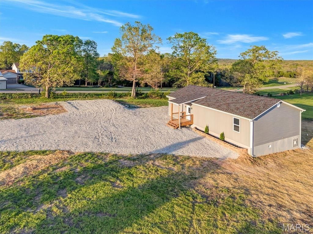 10025 Gingham. Richwoods, MO 63071