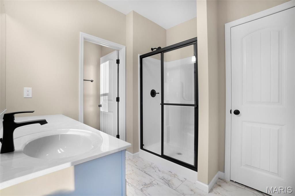 2301 Hanks Close Court. Washington, MO 63090