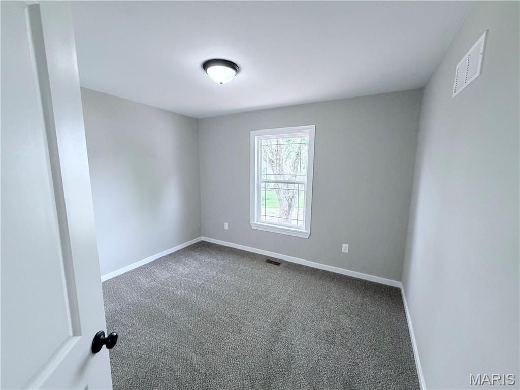 400 Chantilly Court. Warrenton, MO 63383