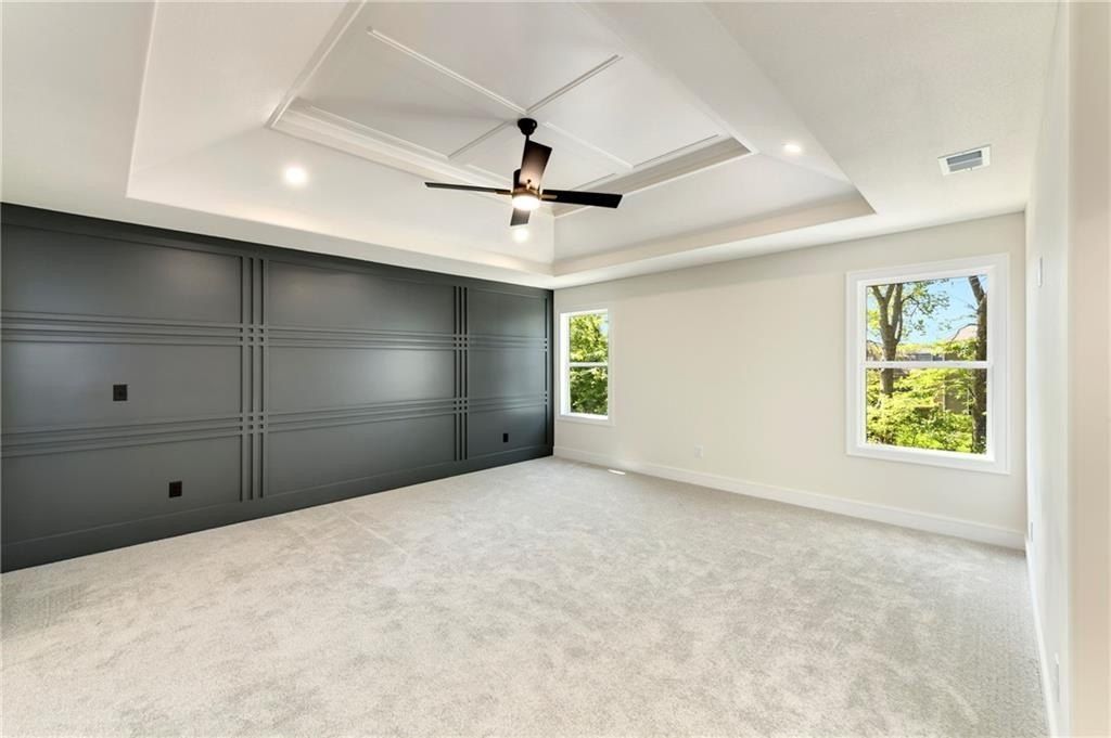 3949 Sw Flintrock Drive. Lees Summit, MO 64082