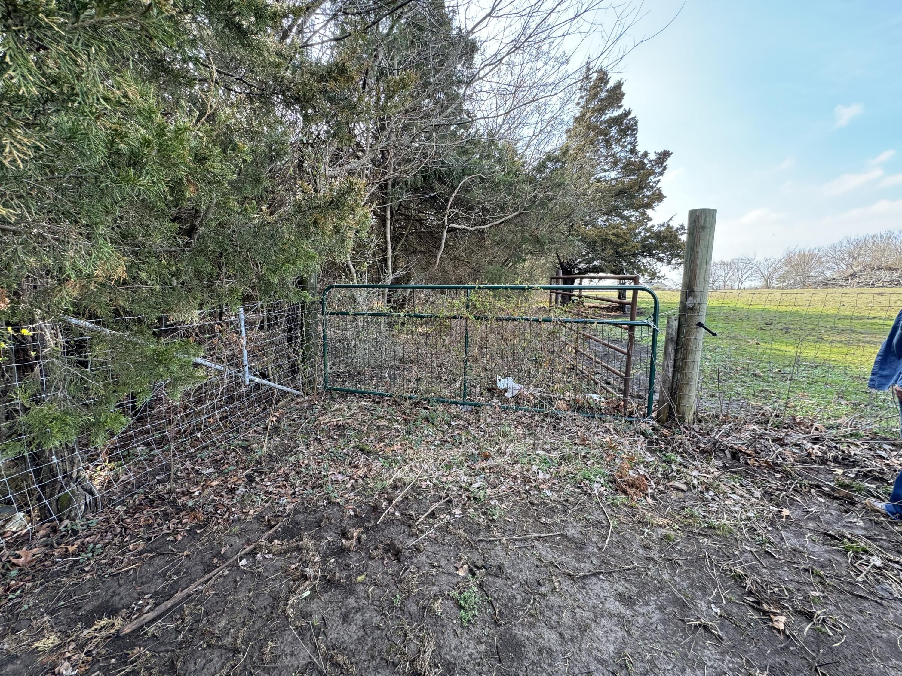 1744 N Farm Road 71. Bois D Arc, MO 65612