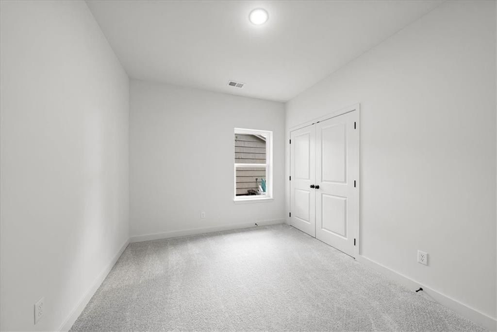 Spruce Avenue. Kansas City, MO 64137