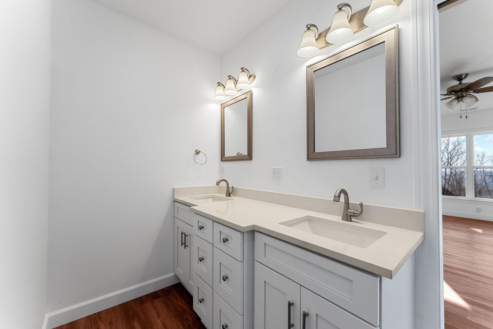 680 Highpoints Ridge. Branson, MO 65616