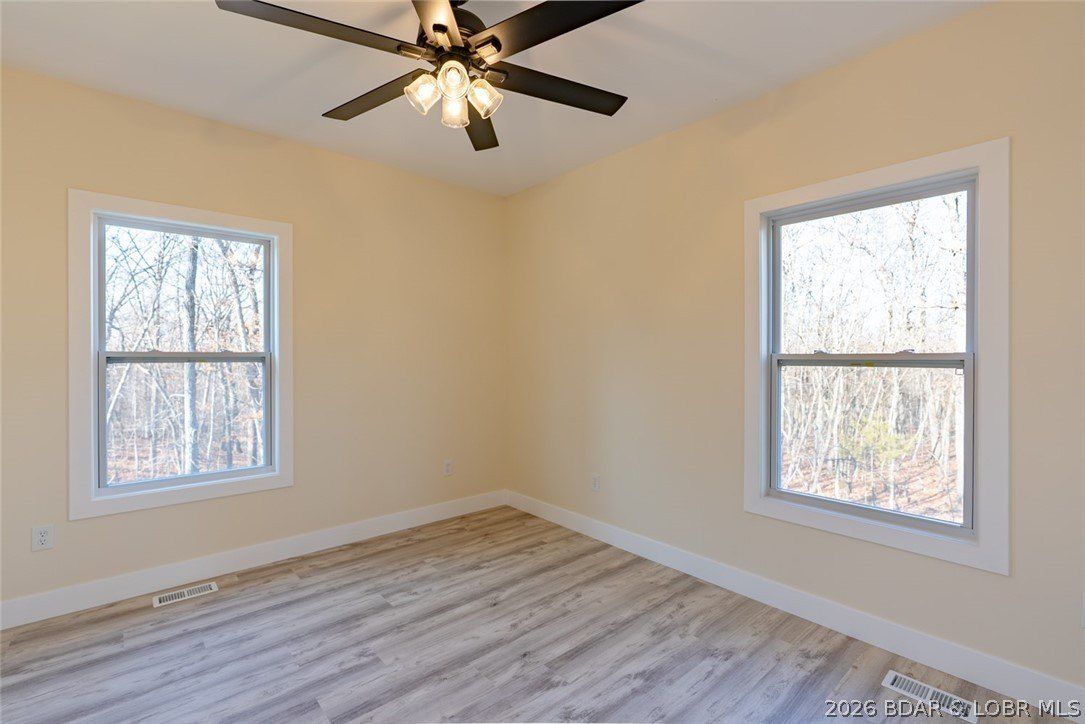 85 Fox Run Road. Sunrise Beach, MO 65079