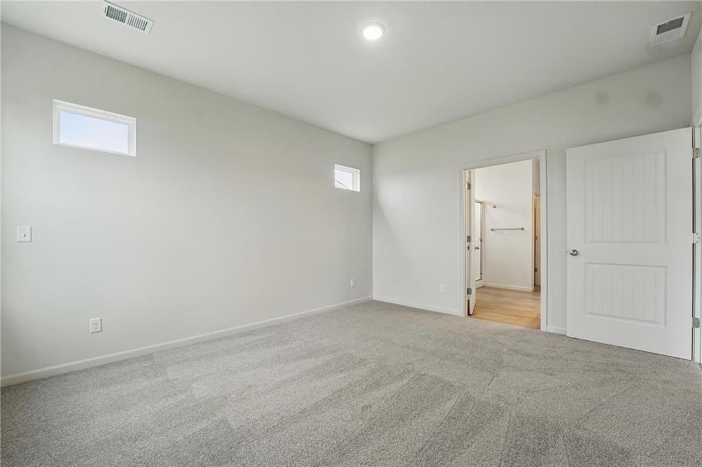 404 Sw Mulberry Court. Blue Springs, MO 64014