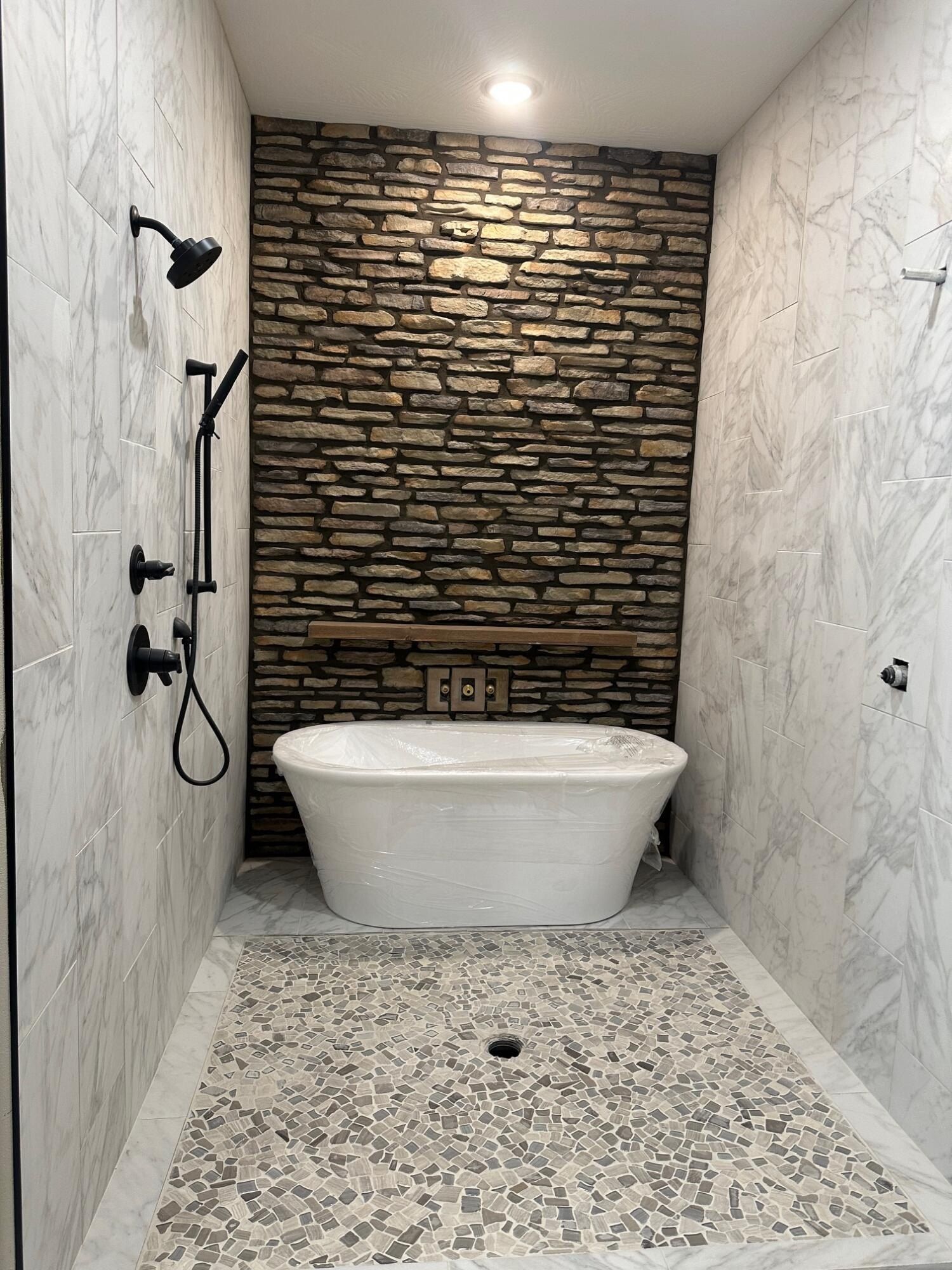 1758 E Peartree Drive. Ozark, MO 65721