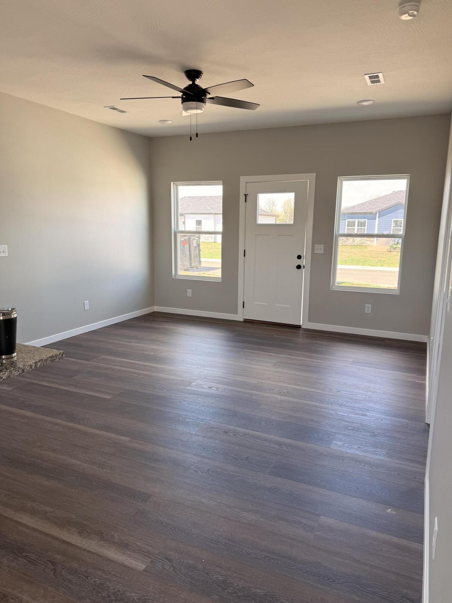 133 Bailey Drive. Mount Vernon, MO 65712
