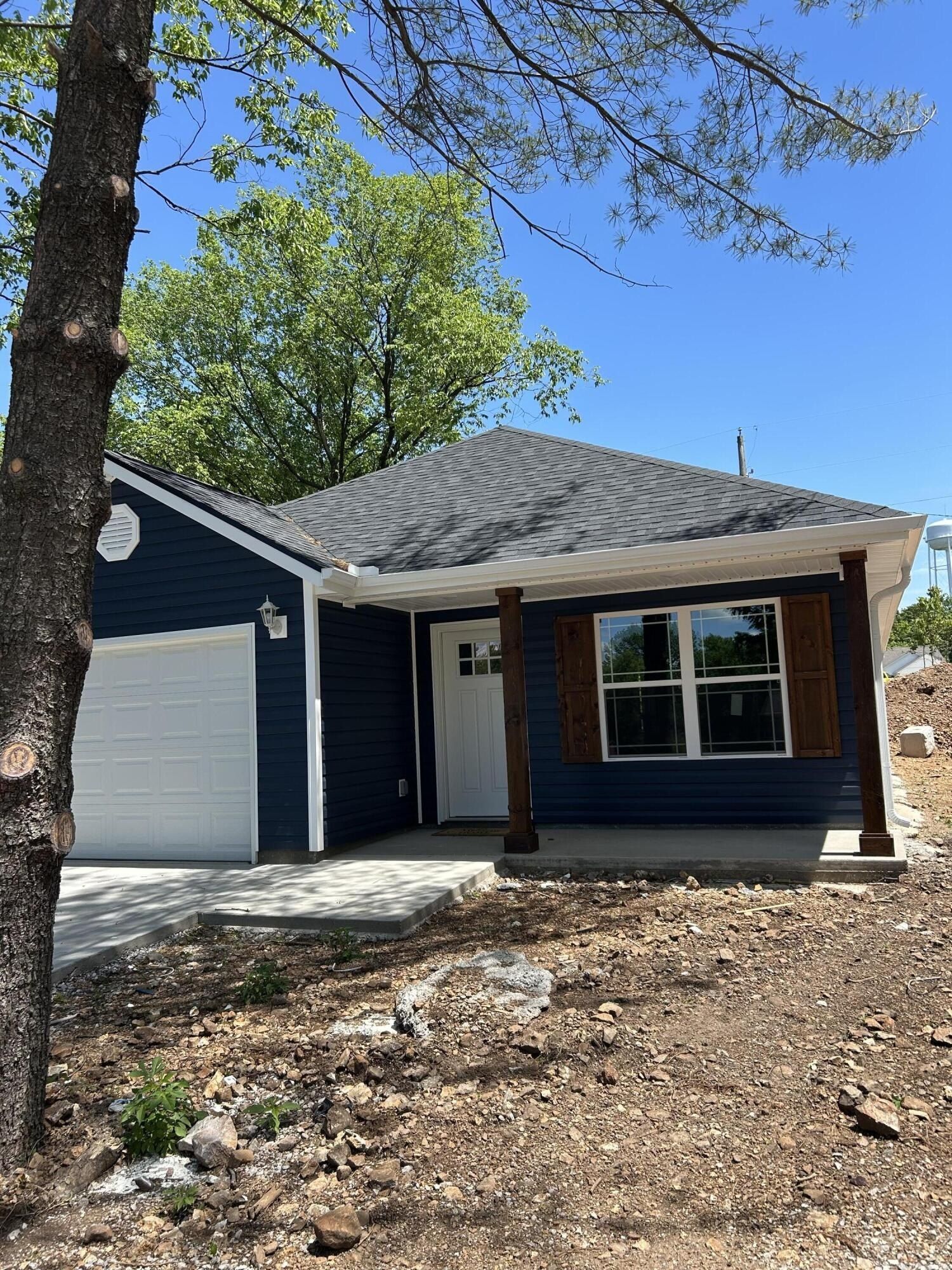 707 N Tennessee Avenue. Carterville, MO 64835