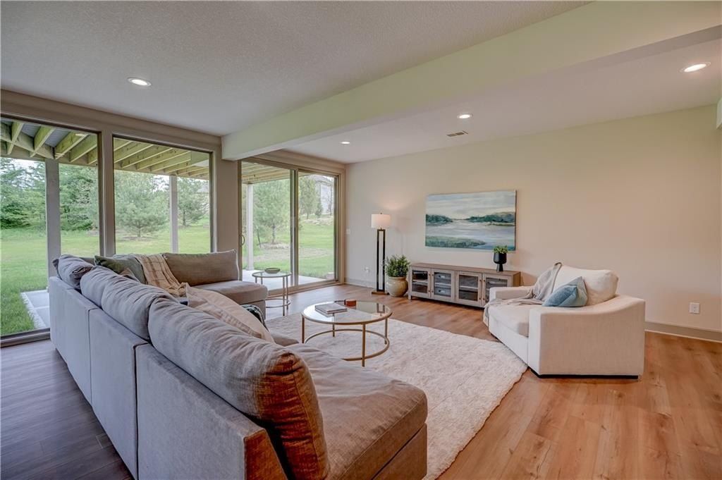 912 Savannah Lane. Greenwood, MO 64034