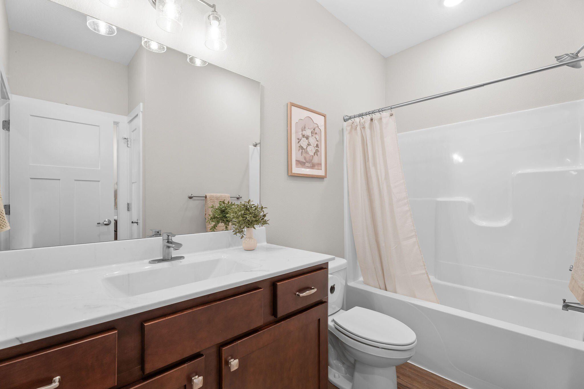 114 Bridgewater Loop. Kimberling City, MO 65686