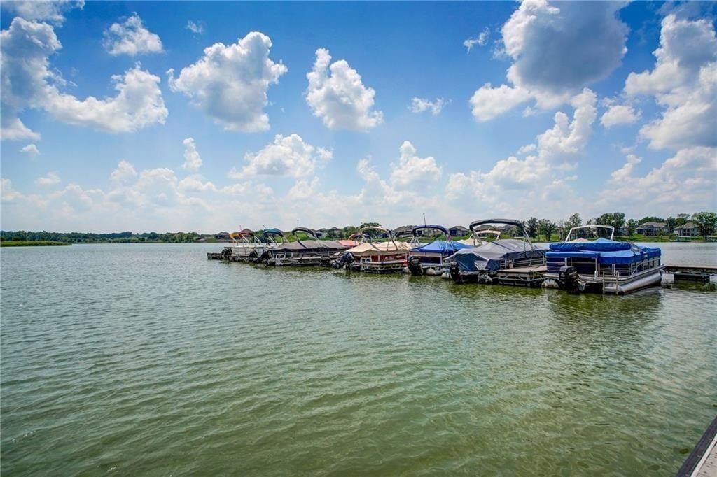 Glenn Circle. Raymore, MO 64083