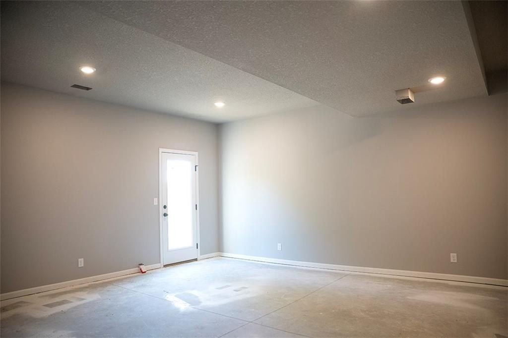 Cedar Ridge Drive. Grandview, MO 64030