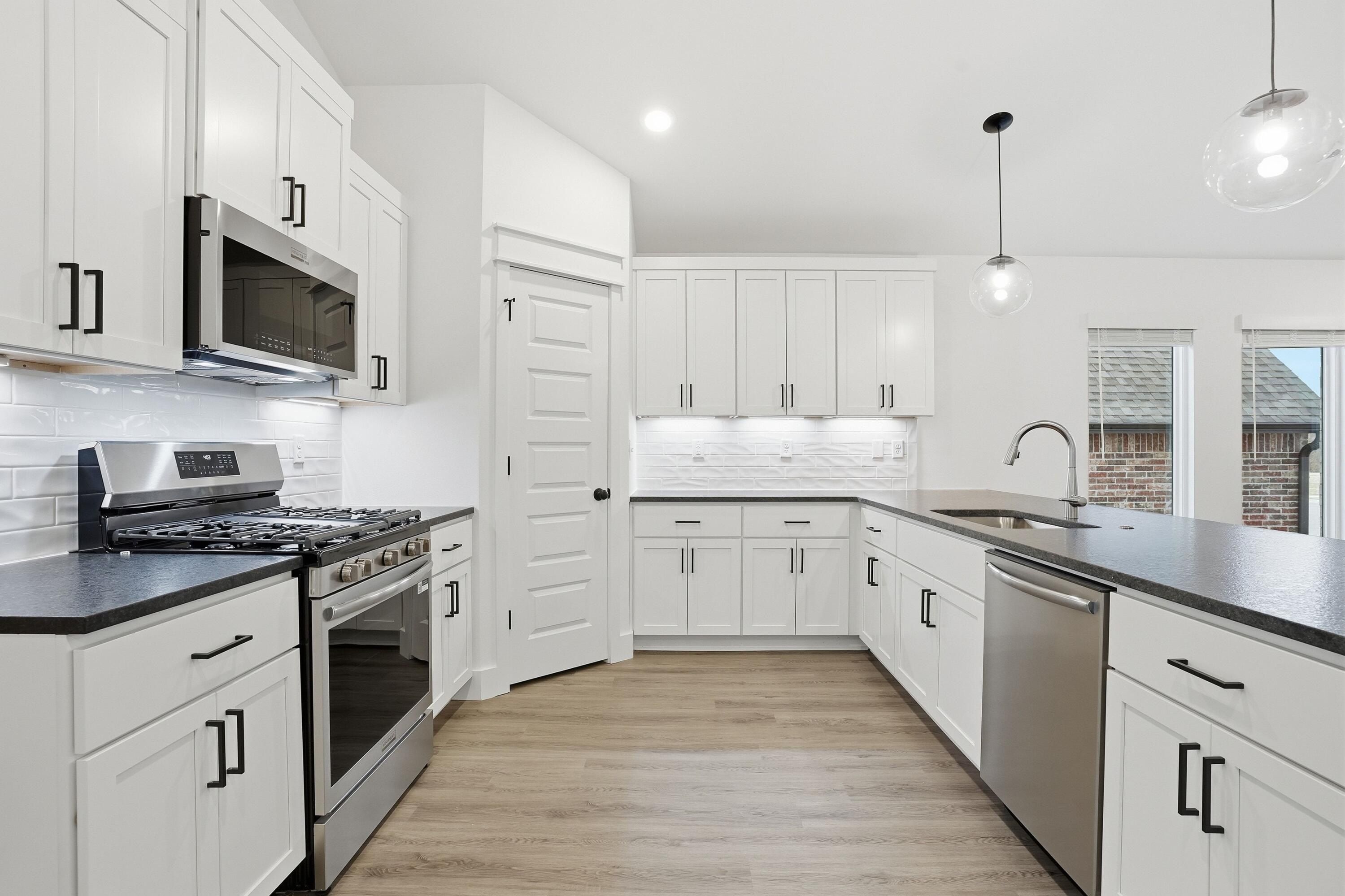 5218 S Morgan Avenue. Brookline, MO 65619
