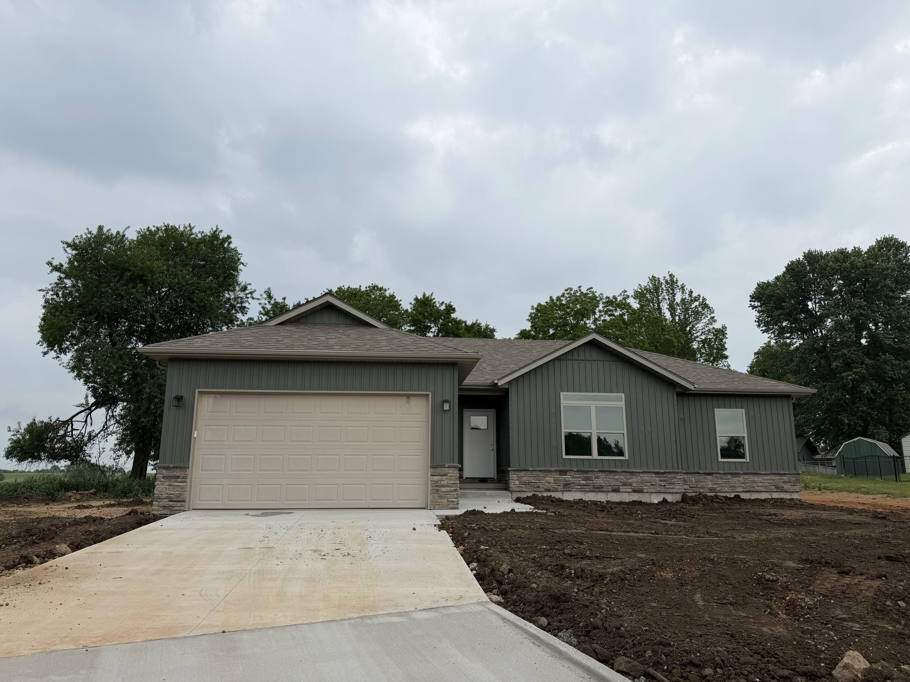 36 Whitley Lane. Monett, MO 65708